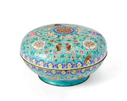 Grande boîte chinoise en émail peint avec couvercl