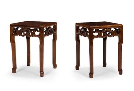 Une paire de tabourets chinois en hongmu

Dynastie