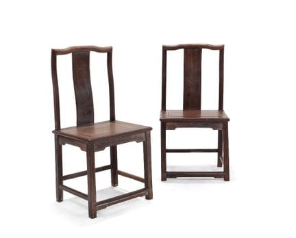 Paire de chaises chinoises en bois dur à dossier e