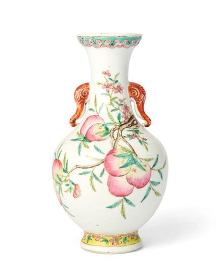 Vaso balastro cinese in stile “famille rose” con m