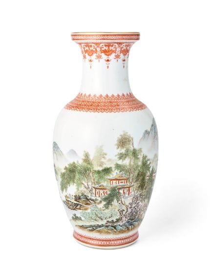 Vase chinois de style « famille rose » représentan