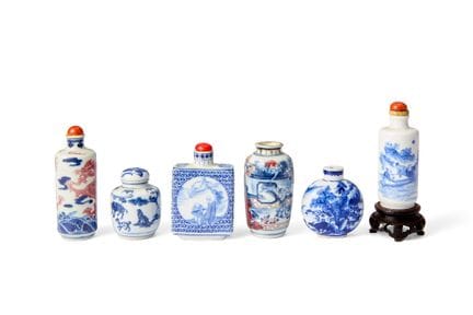 Six flacons à tabac chinois bleus et blancs

Dynas