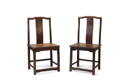 Paire de chaises chinoises en bois dur à dossier e