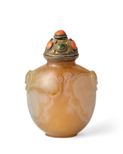 Une flacon à tabac chinois en agate striée

Dynast