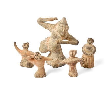 Cinq figurines de danseuses en poterie chinoise

P