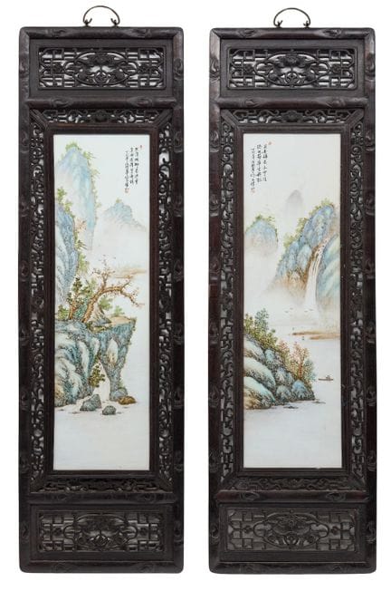 Une paire de plaques chinoises de style « famille 