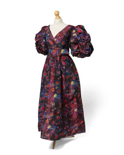 Givenchy par Hubert Givenchy.

Robe de soirée, ver