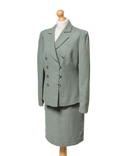 Pallant London.

Wird ohne Mindestpreis angeboten.