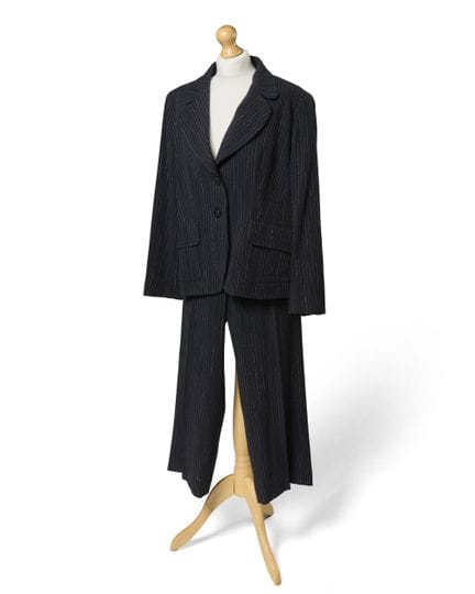 Escada.


Ensemble classique à deux pièces à fines