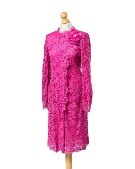 Dolce &amp; Gabbana.

Un manteau en dentelle fuchs