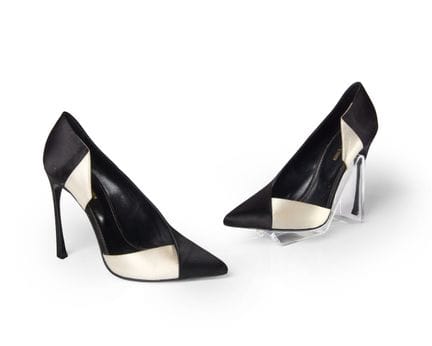 Sergio Rossi.

Ein Paar Satin-Pumps, aus schwarzem