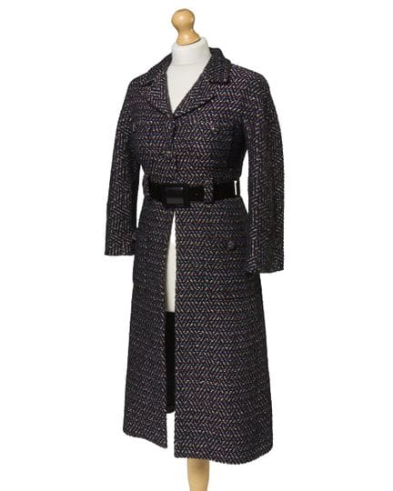 Chanel par Karl Lagerfeld.

Un manteau long en twe