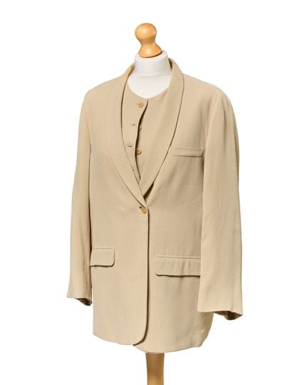 Giorgio Armani.

Eine Kollektion aus zweiteiligen 