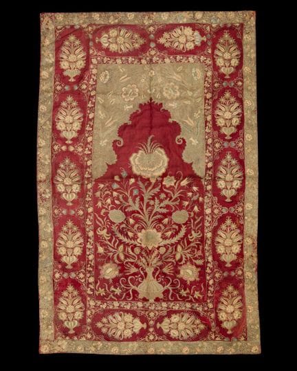 Panneau de niche en forme d’arc (mihrab) en soie b