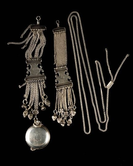 Orologio da tasca con cassa in argento e catena di