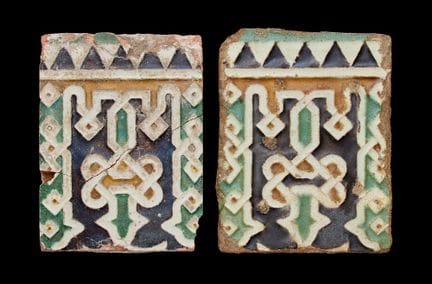 Coppia di piastrelle in ceramica di Alhambra,
Spag