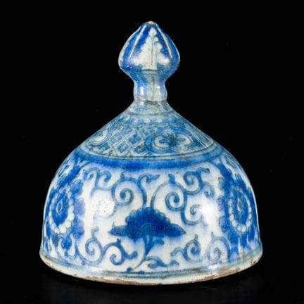 Grande coperchio in ceramica blu e bianca di epoca