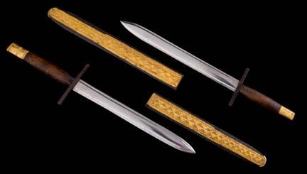 Una coppia di placche d’oro provenienti da una fal