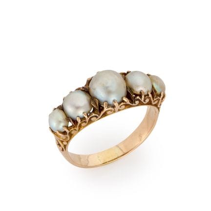Bague victorienne en or, ornée de cinq demi-perles