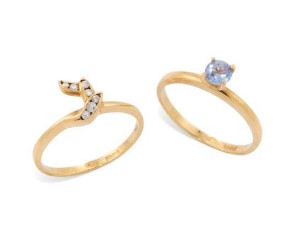 Deux bagues empilables en or 18 carats, comprenant