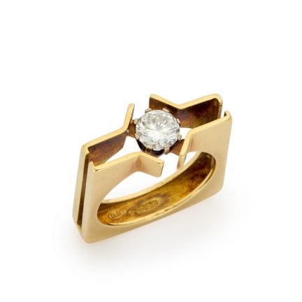Derek Birch. Bague en or 18 carats sertie d’un seu