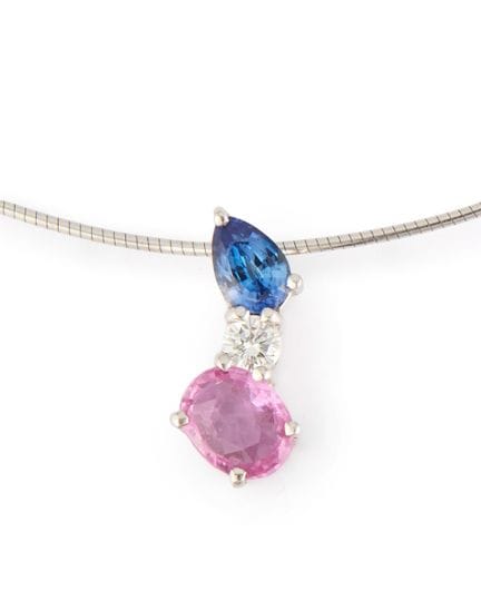 Collier avec pendentif en or blanc 18 carats serti