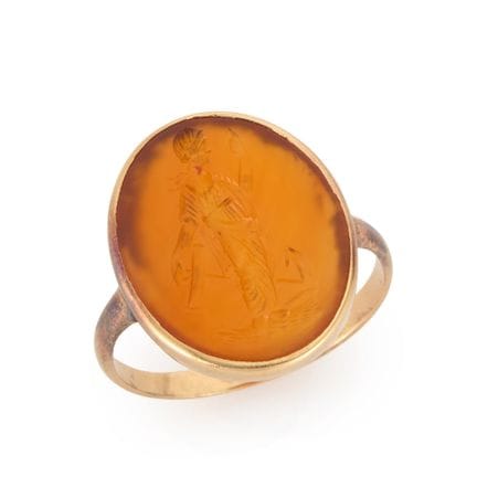 Bague à intaglio en cornaline datant du début du X