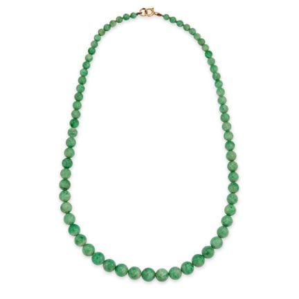 Collier composé d'une seule rangée de perles de ja