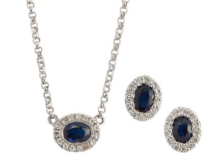 Ensemble composé d’un collier et de boucles d’orei