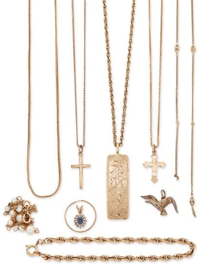 Ensemble de bijoux comprenant : une chaîne à maill