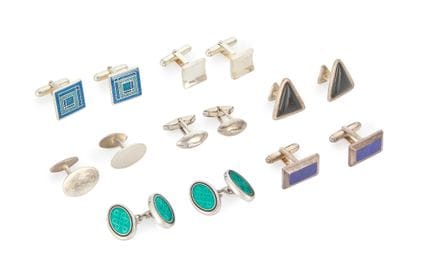 Un ensemble de boutons de manchettes, comprenant :