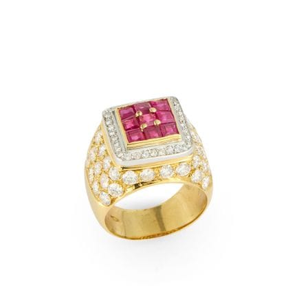 Bague en rubis et diamants, conçue comme un pannea