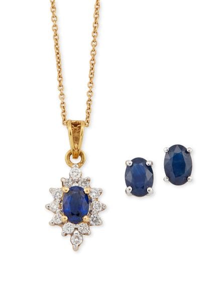 Un petit ensemble de bijoux en saphir et diamant, 