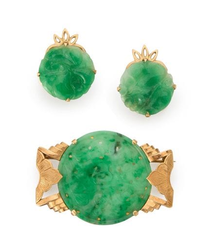 Birks. Une broche en jadeite, composée d’un pannea