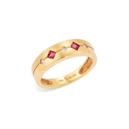 Bague en or 18 carats sertie de rubis et de diaman