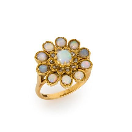 Bague à grappe d'opale et de diamants, en forme de