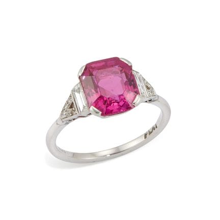 Bague en platine du début du XXe siècle, sertie d’