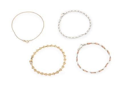 Ensemble de quatre bracelets, comprenant : une cha