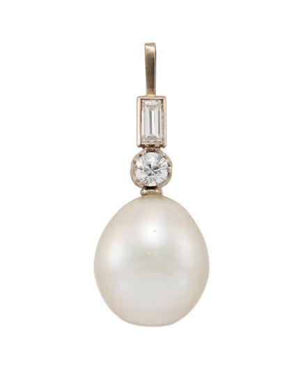 Pendentif composé d'une perle de culture, d'un dia