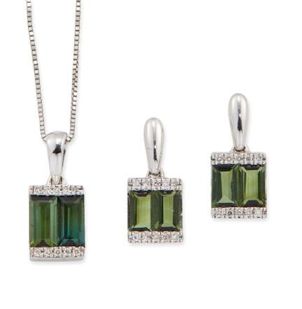Ensemble composé d'un pendentif et de boucles d'or