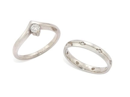 Deux bagues en diamant, comprenant : une bague en 