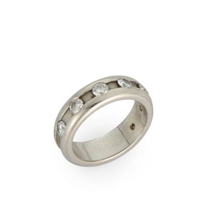 Boodles. Bague en platine et diamants, modèle « Am