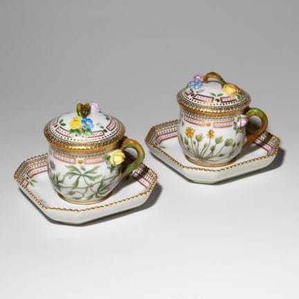 Royal Copenhagen., Dos tazas de crema «Flora Danic