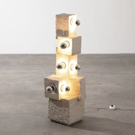 Brutalist 落地灯：Traudl Brunnquell
Traudl Brunnquell，