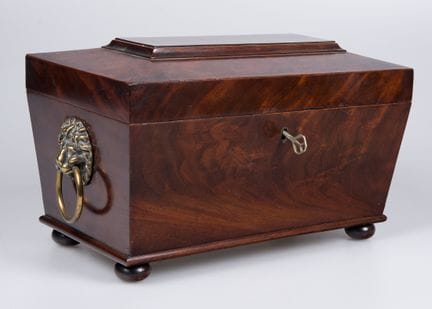 “Tea Pot Cady” tea box made of mahogany with bronz