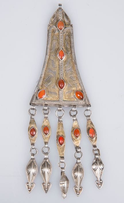 Silver and amber hanging pendant. Peru. 19th centu