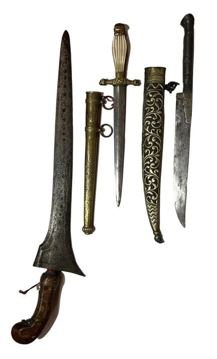 Set consisting of an Indonesian kriss with a chise