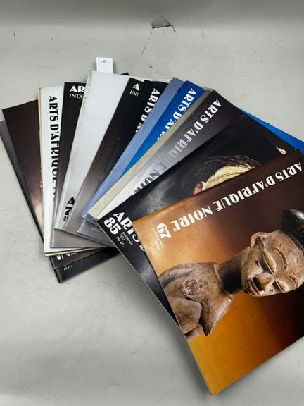 Lot d'environ 20 numéros de la revue "Arts d'Afriq