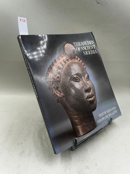 "Treasures of Ancient Nigeria" - Ekpo Eyo et Frank