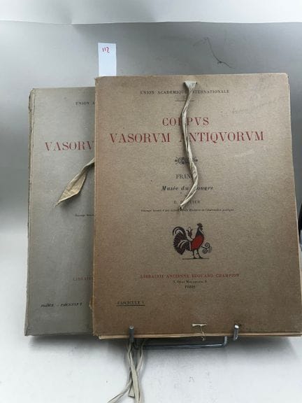2 vol. : "Corpus Vasorum Antiquorum. France, Musée
